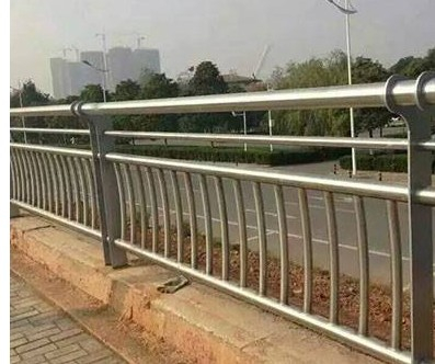 不銹鋼護(hù)欄