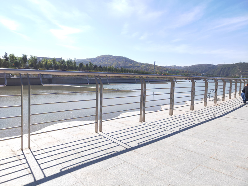 不銹鋼護(hù)欄