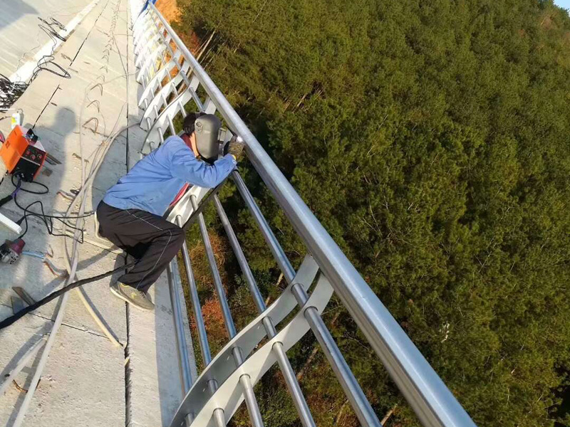 不銹鋼護(hù)欄